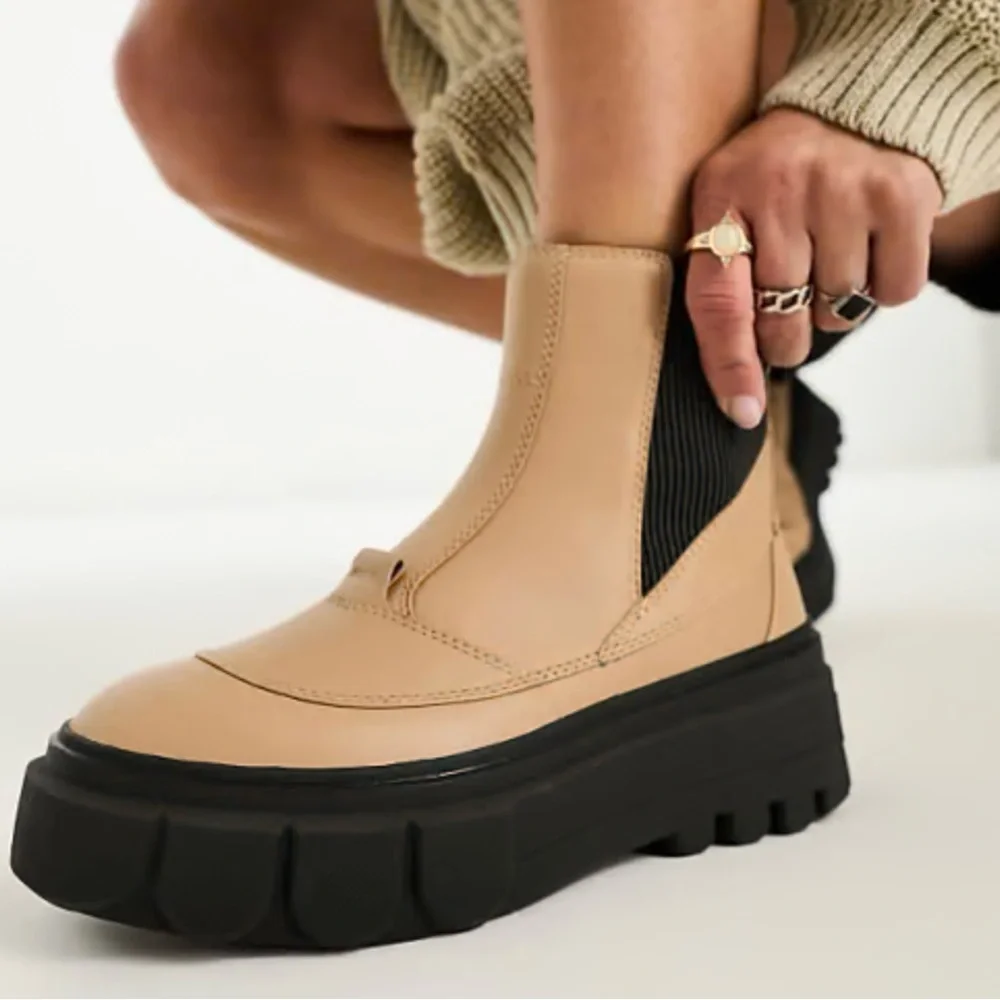 Sorrel caribou womens platform waterproof boots size 9